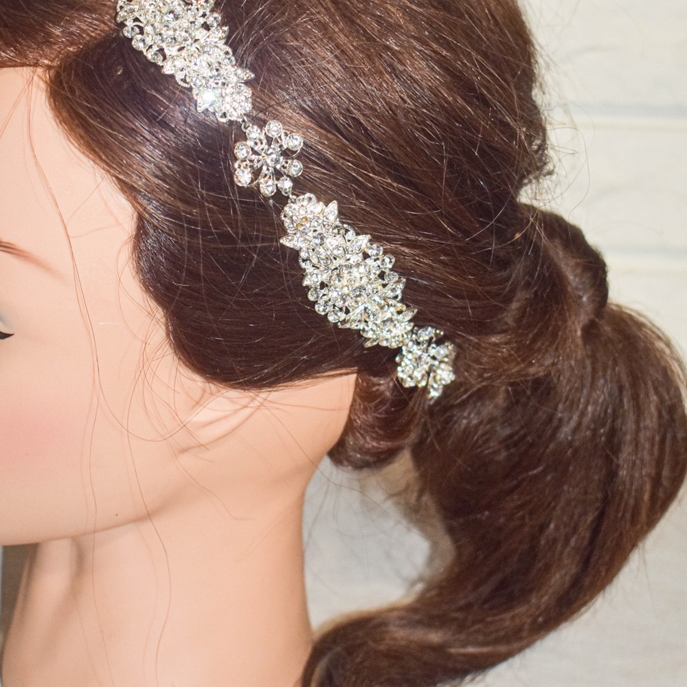 NWOT-Erica Koesler Rhinestone Floral Filigree